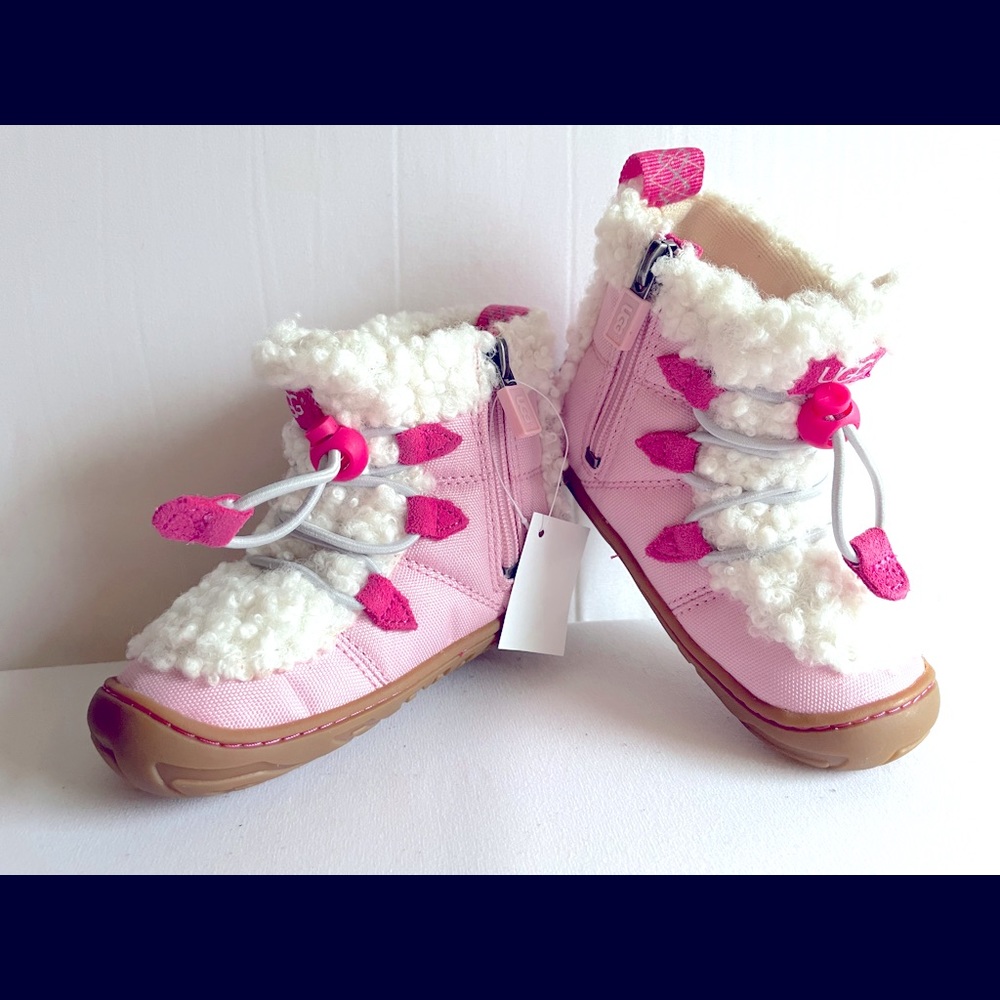 UGG Toddler Billie Boot. NWT